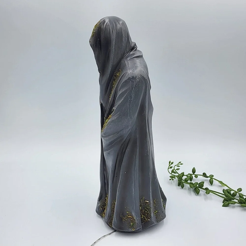 Martha Stewart Halloween Grim Reaper Figurine Gray Mossy Light Up Skull Gothic